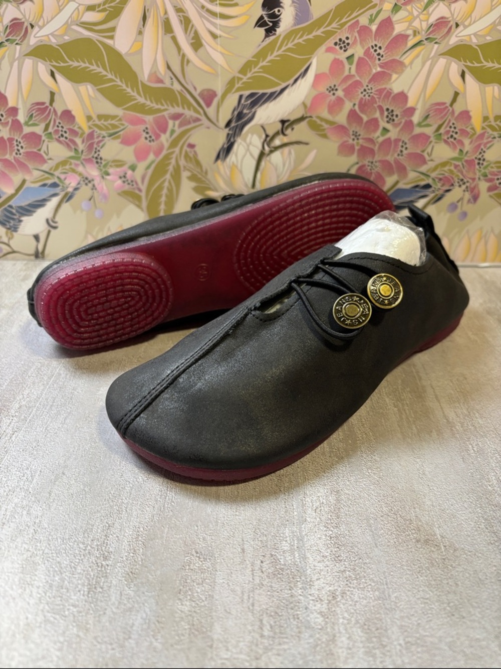 Black Casual Women’s Sz 5.5/6 Lace-Up‎ Shoes with Burgundy Sole #0289
